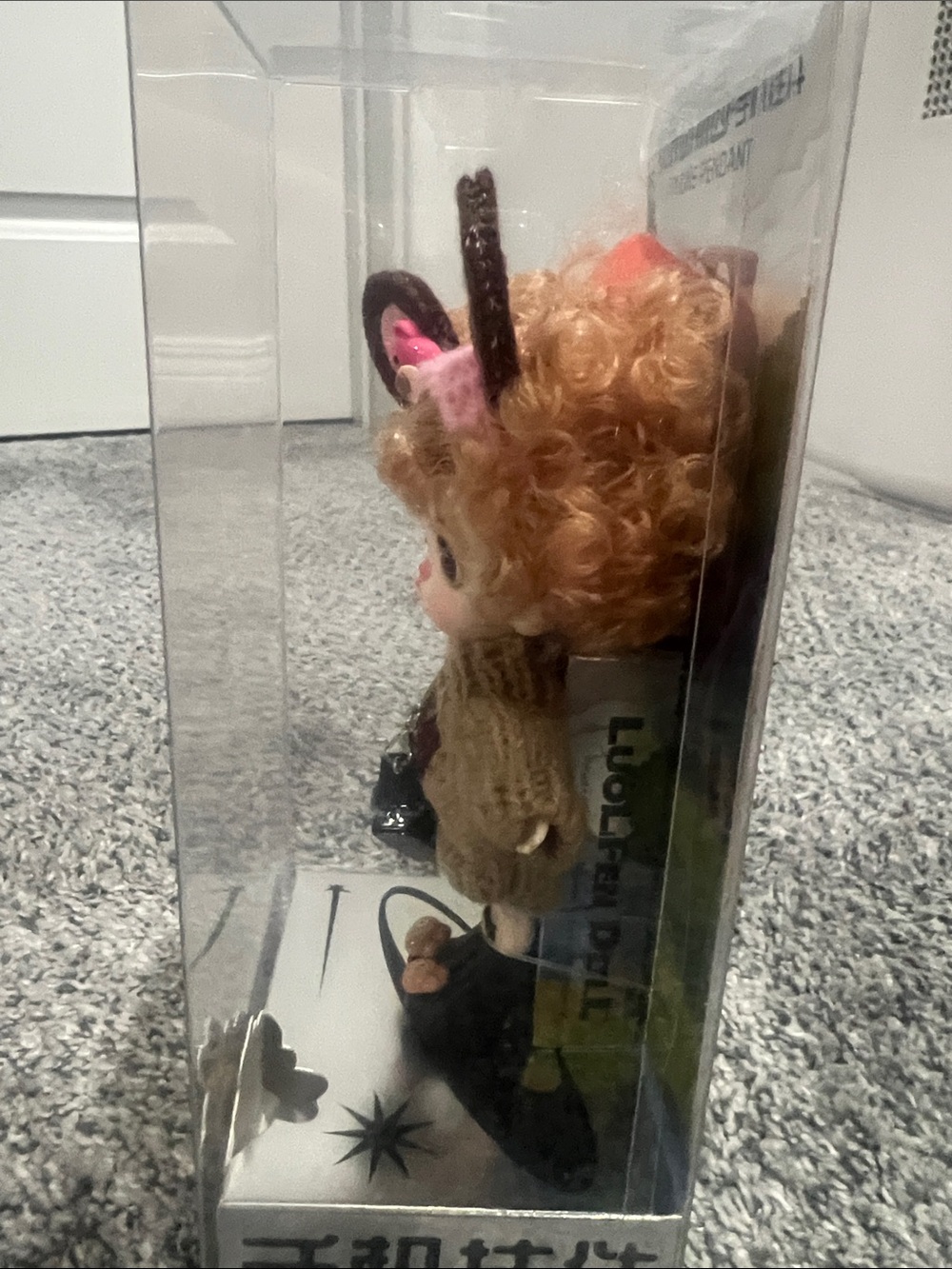 Luolifen (or Loli Fen) BJD (Ball Jointed Doll) phone pendant. - Picture 2 of 5